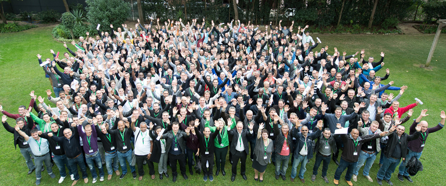 Groupe de collaborateurs Compagnons, vu du ciel