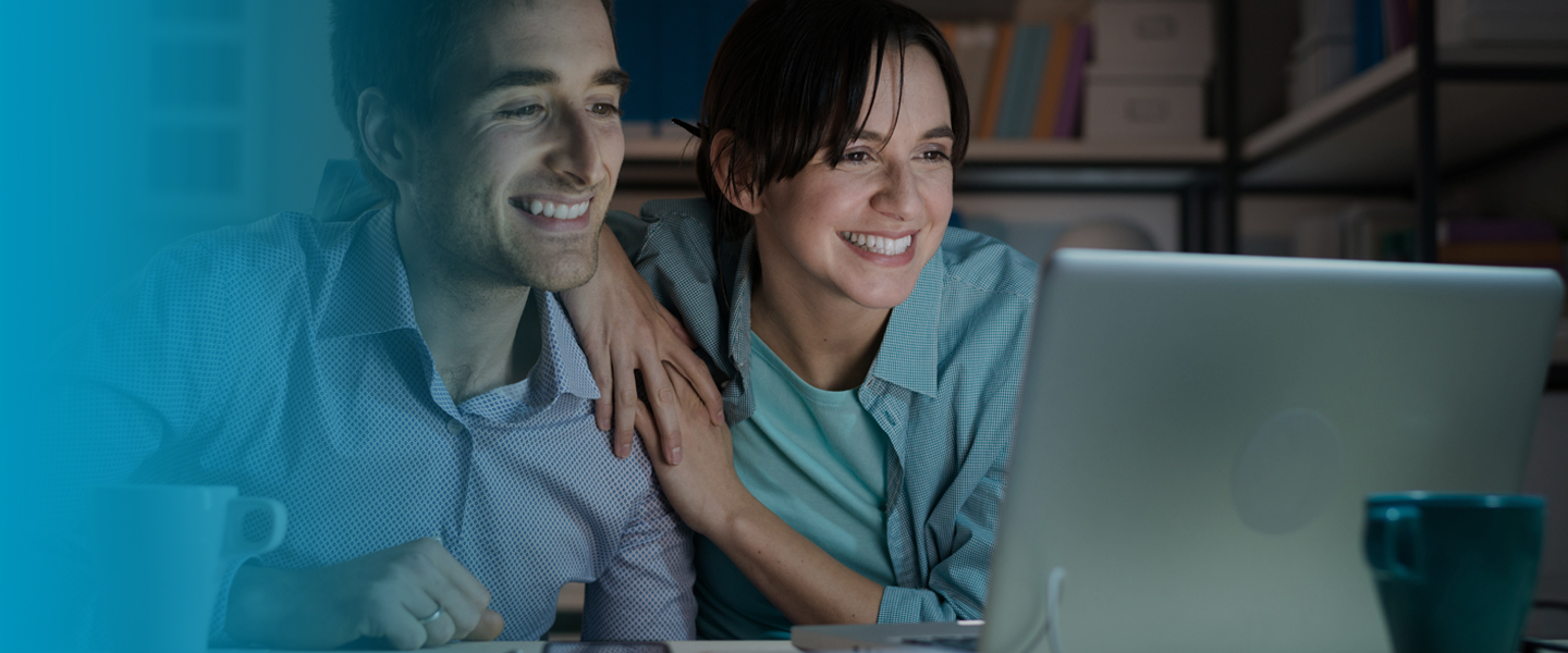 Visuel couple sur internet
