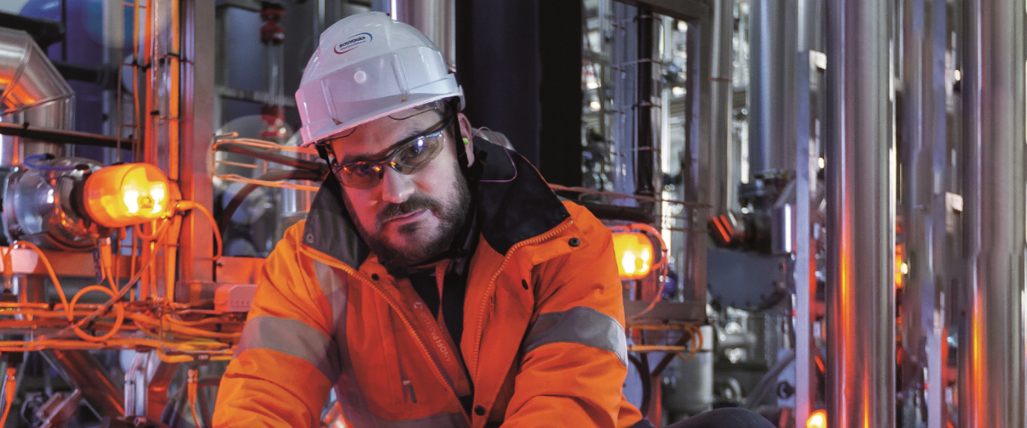Un collaborateur en charge des travaux industriels