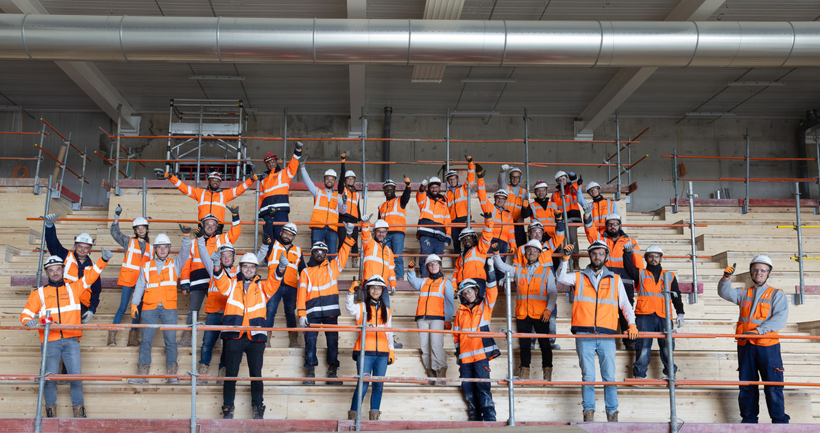 Equipe Bouygues ES sur le chantier de Adidas Arena
