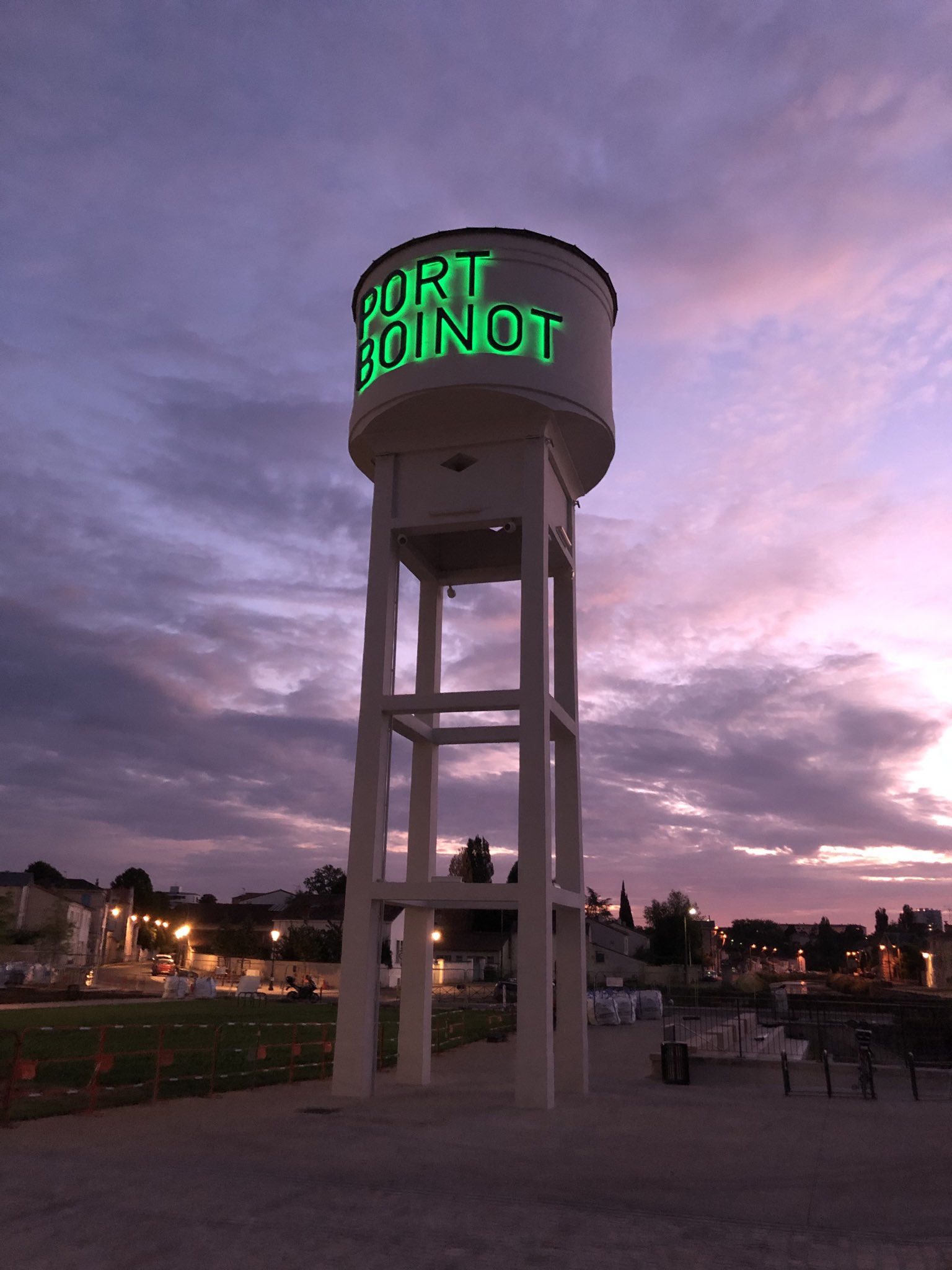 Port Boinot illumination