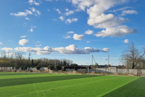 Illumination d'un stade de football grâce à un système d’éclairage de pointe et source d'économie d'énergie