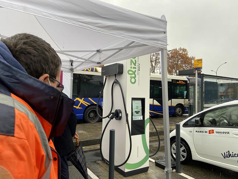 Toulouse : inauguration bornes de recharge Toulibeo