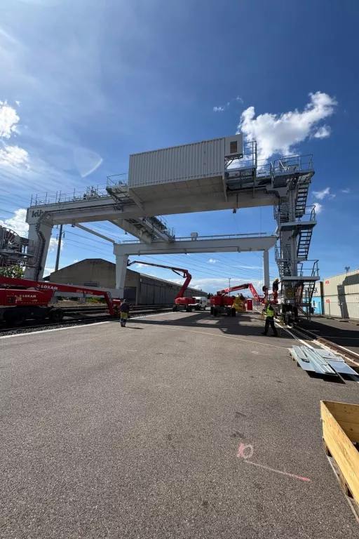 Naviland : un portique nouvelle génération pour accélérer les flux logistiques à Lyon